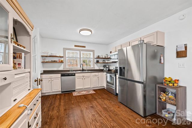 110 W Henry Street, Belmont, NC 28012