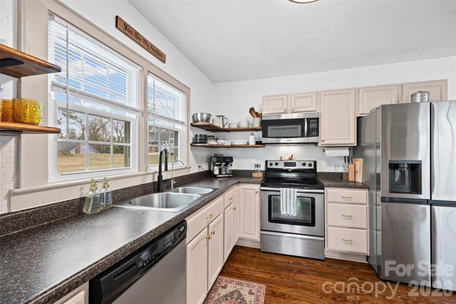 110 W Henry Street, Belmont, NC 28012