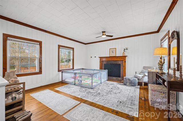 110 W Henry Street, Belmont, NC 28012