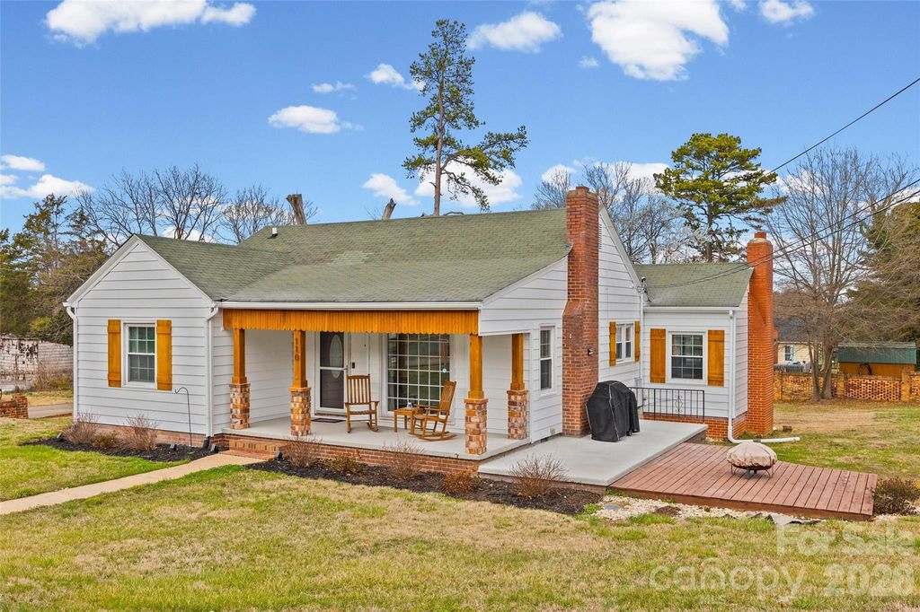 110 W Henry Street, Belmont, NC 28012