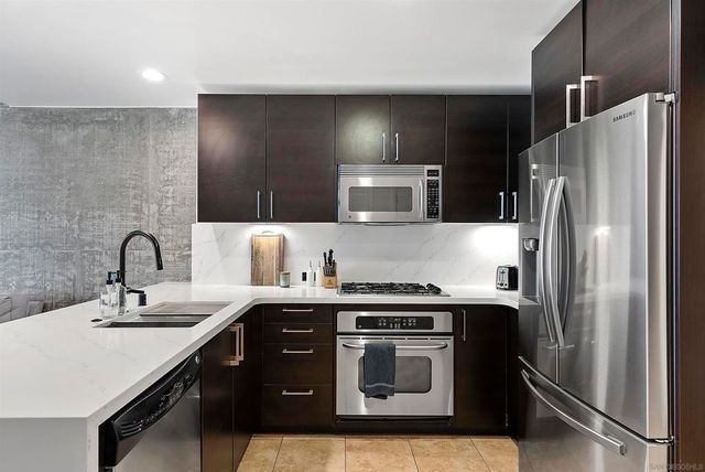 800 The Mark Ln 803, San Diego, CA 92101