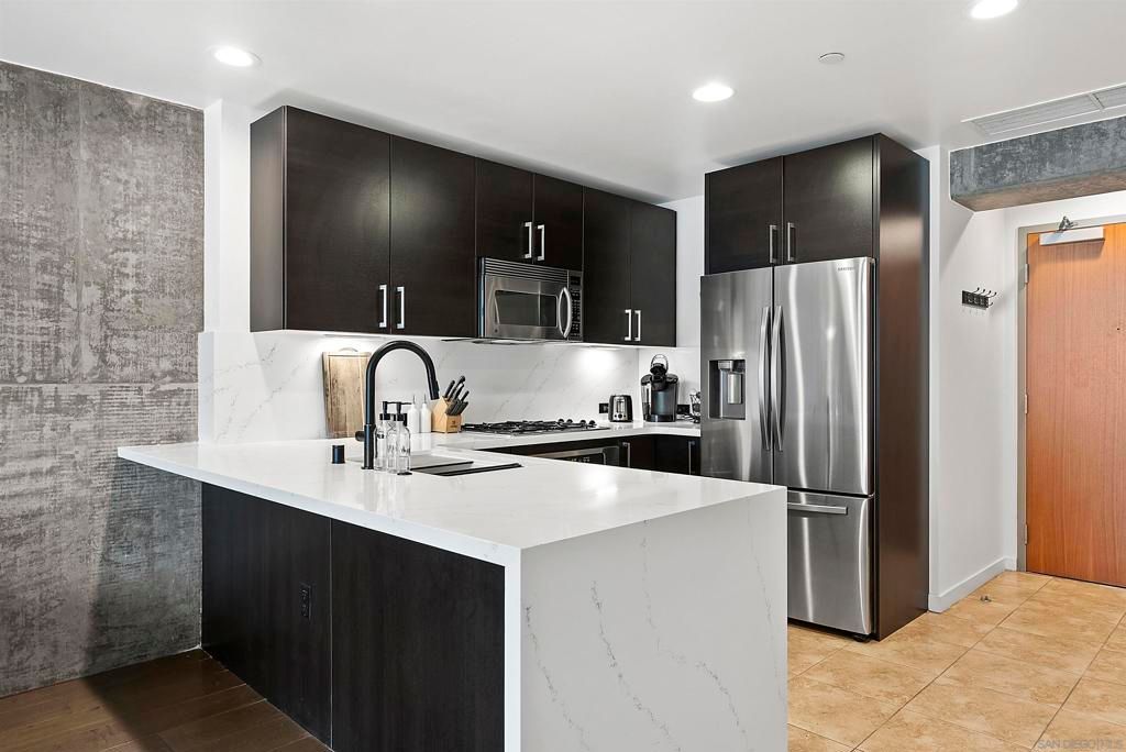 800 The Mark Ln 803, San Diego, CA 92101