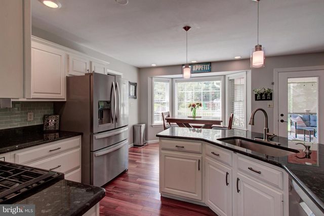 16 HEMLOCK DR, Lancaster, PA 17602