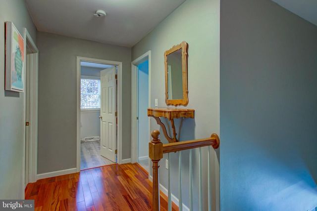 16 HEMLOCK DR, Lancaster, PA 17602