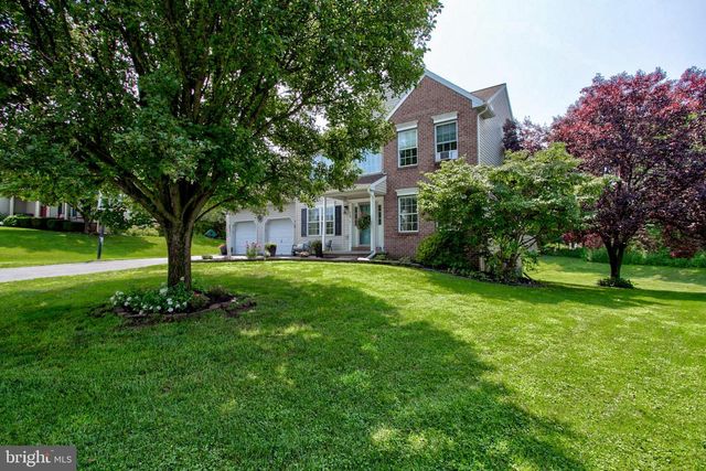 16 HEMLOCK DR, Lancaster, PA 17602