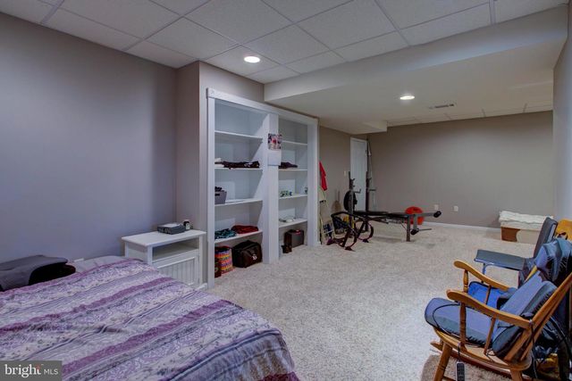 16 HEMLOCK DR, Lancaster, PA 17602