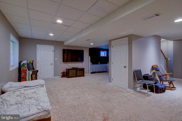 16 HEMLOCK DR, Lancaster, PA 17602