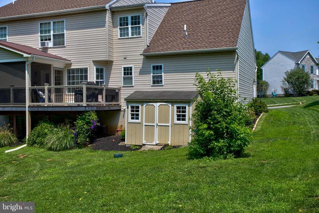 16 HEMLOCK DR, Lancaster, PA 17602