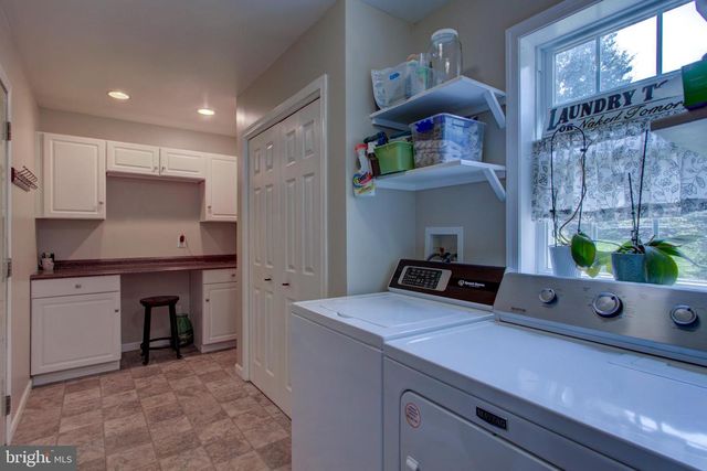 16 HEMLOCK DR, Lancaster, PA 17602