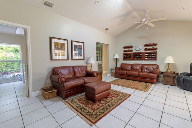 1036 Orchid Oak Dr, Vero Beach, FL 32963