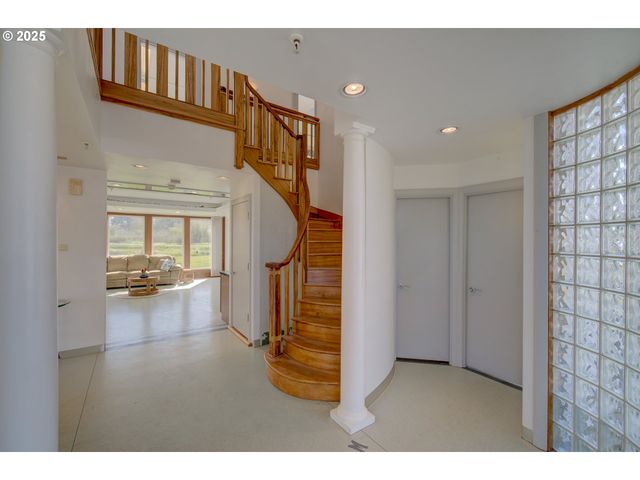 6804 CHATTAM Way, Ilwaco, WA 98624