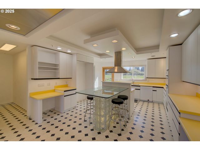 6804 CHATTAM Way, Ilwaco, WA 98624