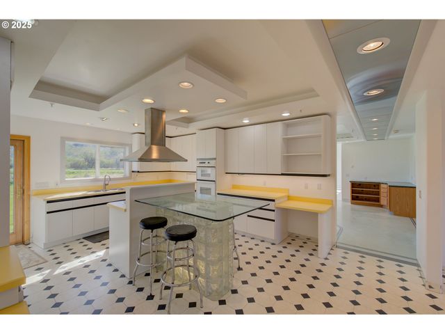 6804 CHATTAM Way, Ilwaco, WA 98624