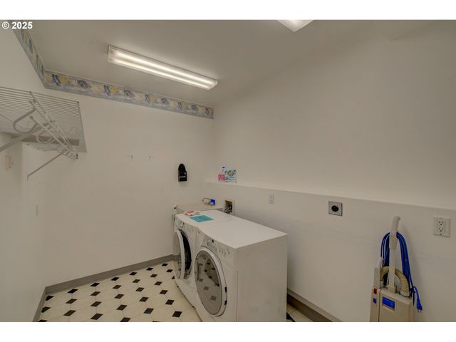 6804 CHATTAM Way, Ilwaco, WA 98624