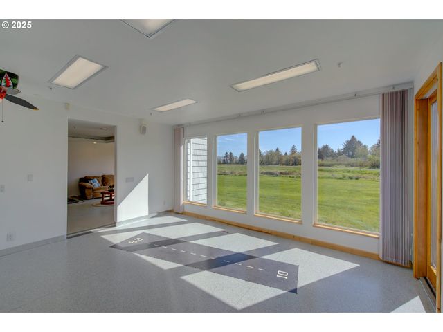 6804 CHATTAM Way, Ilwaco, WA 98624