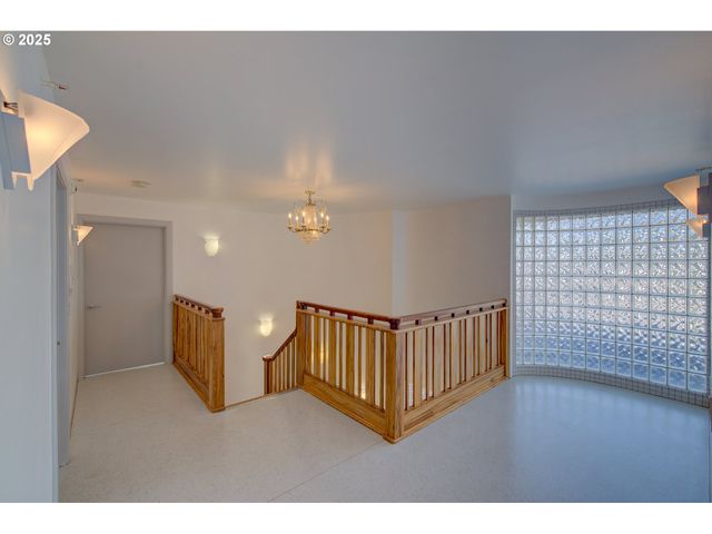 6804 CHATTAM Way, Ilwaco, WA 98624