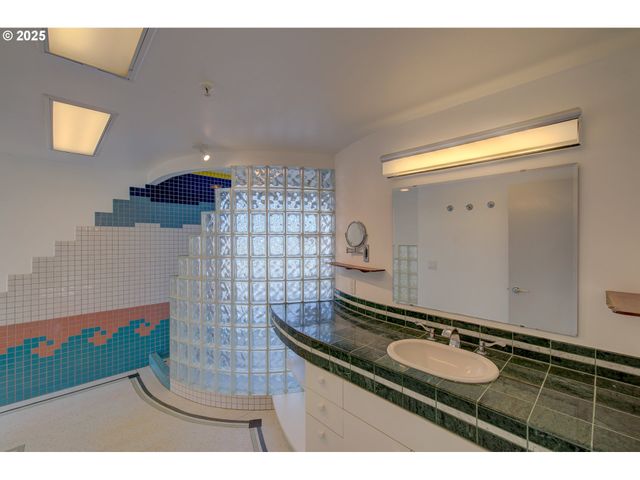 6804 CHATTAM Way, Ilwaco, WA 98624