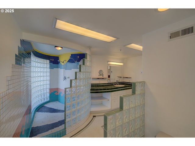 6804 CHATTAM Way, Ilwaco, WA 98624