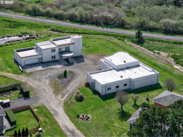 6804 CHATTAM Way, Ilwaco, WA 98624