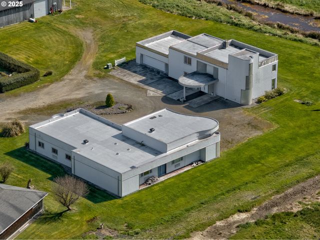 6804 CHATTAM Way, Ilwaco, WA 98624