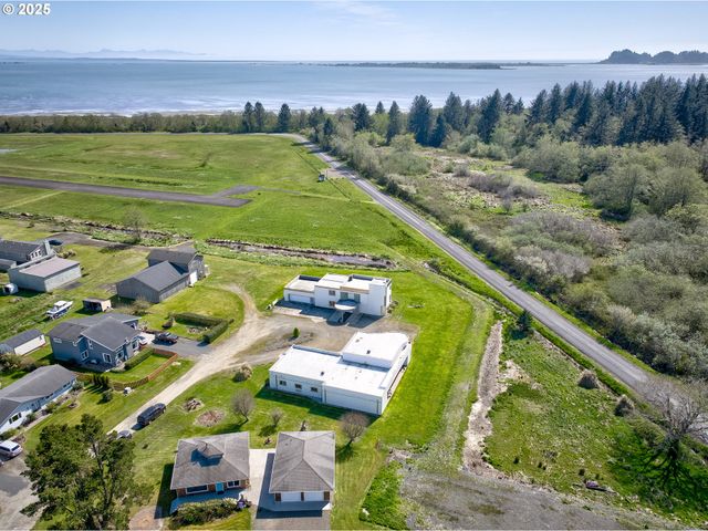 6804 CHATTAM Way, Ilwaco, WA 98624