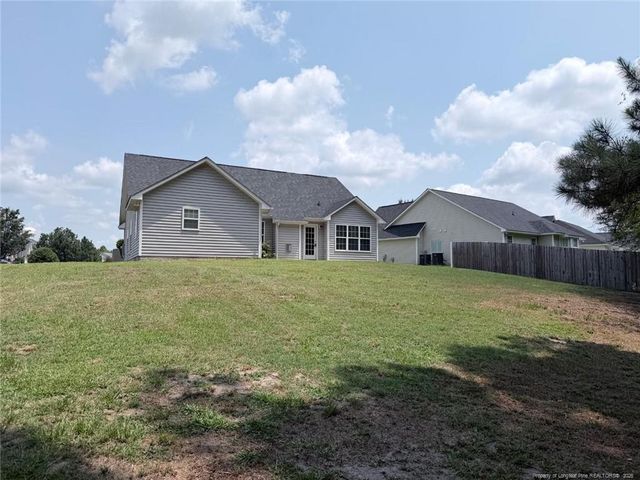 735 Fairfield Circle, Raeford, NC 28376