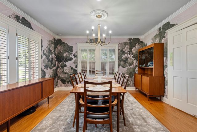 6926 Vivian Avenue, Dallas, TX 75223