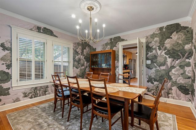 6926 Vivian Avenue, Dallas, TX 75223