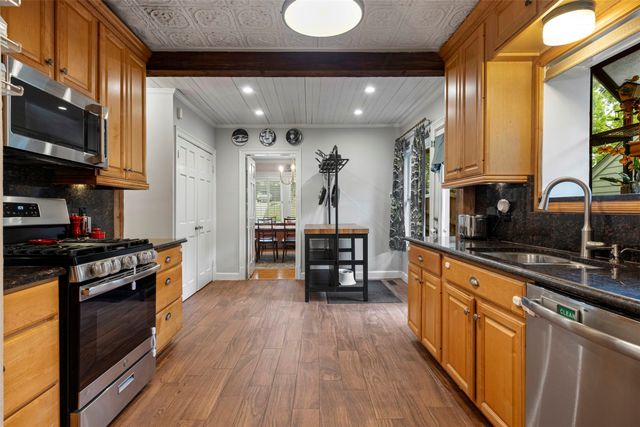 6926 Vivian Avenue, Dallas, TX 75223