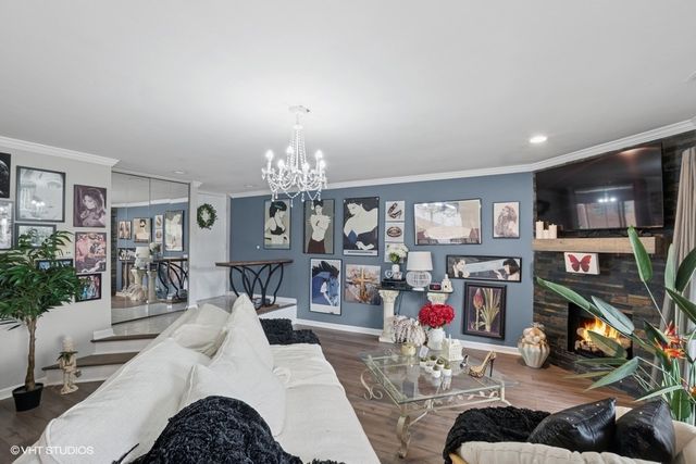 48 Parliament Drive W 132, Palos Heights, IL 60463