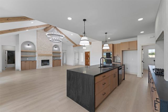1054 Dixie Estates Way, Whitesboro, TX 76273