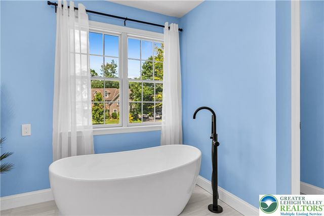 5110 Adriana Court, Upper Saucon Twp, PA 18034