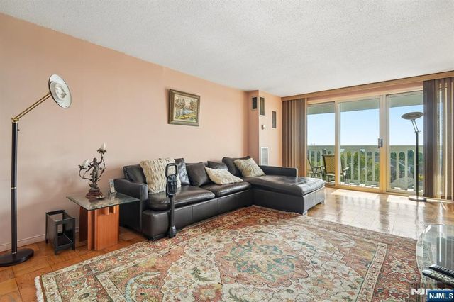 555 North Avenue 10-G, Fort Lee, NJ 07024