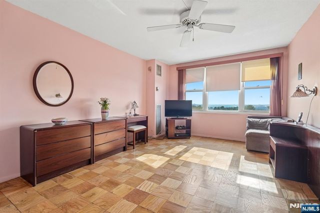 555 North Avenue 10-G, Fort Lee, NJ 07024