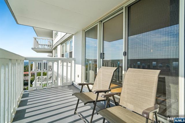 555 North Avenue 10-G, Fort Lee, NJ 07024