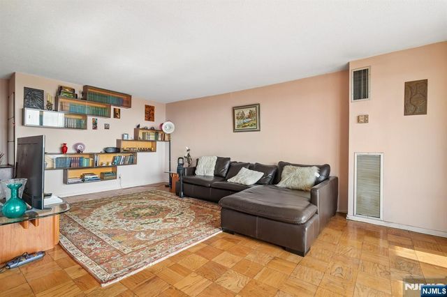 555 North Avenue 10-G, Fort Lee, NJ 07024
