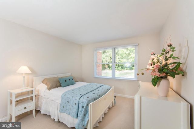 8035 GALLA KNOLL CIR, Springfield, VA 22153