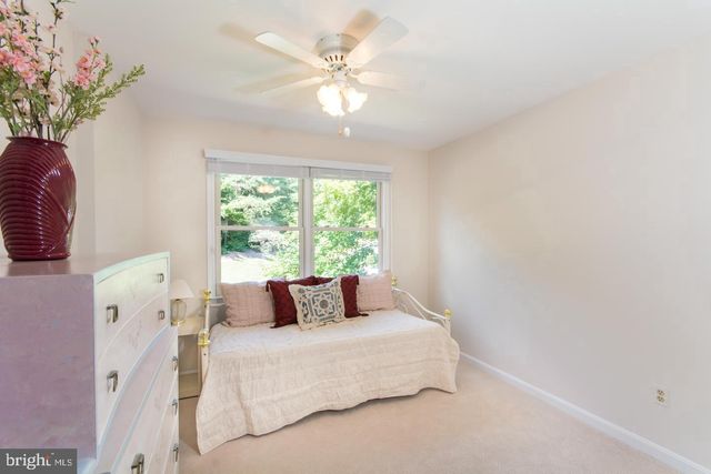 8035 GALLA KNOLL CIR, Springfield, VA 22153