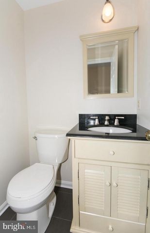 8035 GALLA KNOLL CIR, Springfield, VA 22153