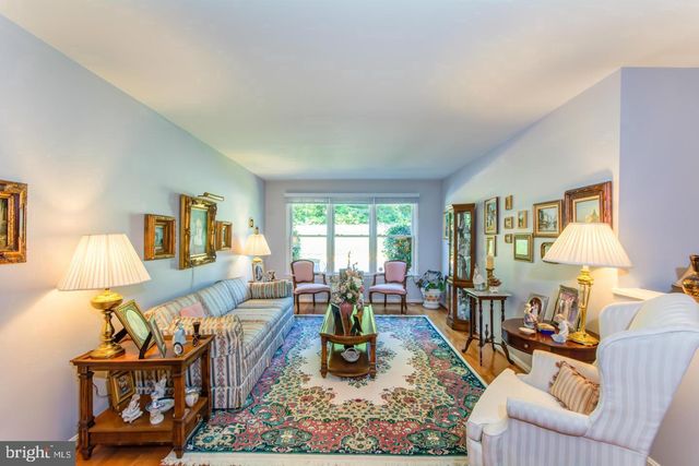 8035 GALLA KNOLL CIR, Springfield, VA 22153