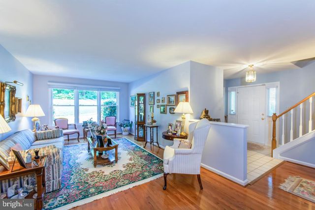 8035 GALLA KNOLL CIR, Springfield, VA 22153