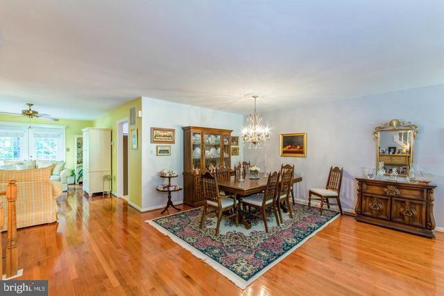 8035 GALLA KNOLL CIR, Springfield, VA 22153