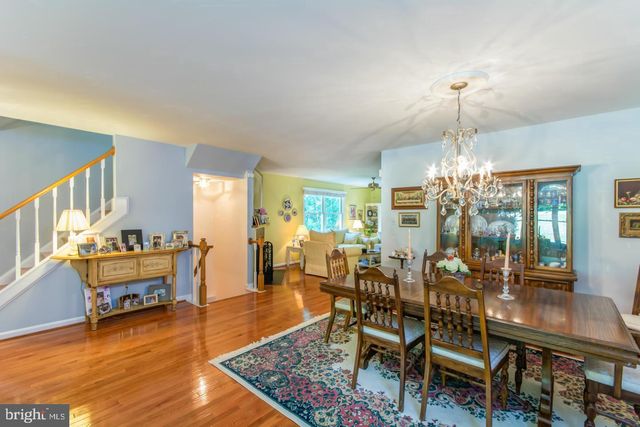 8035 GALLA KNOLL CIR, Springfield, VA 22153