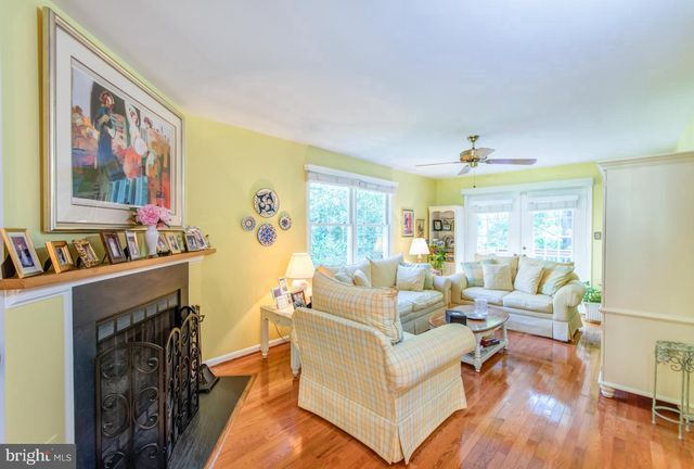 8035 GALLA KNOLL CIR, Springfield, VA 22153