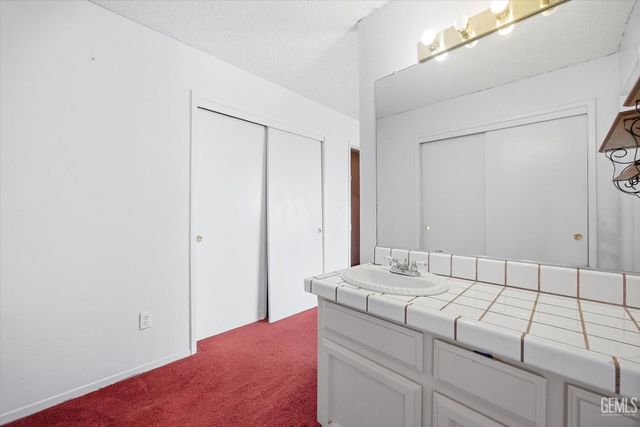 611 Ohanneson Avenue, Shafter, CA 93263