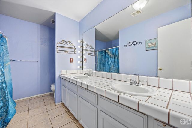 611 Ohanneson Avenue, Shafter, CA 93263