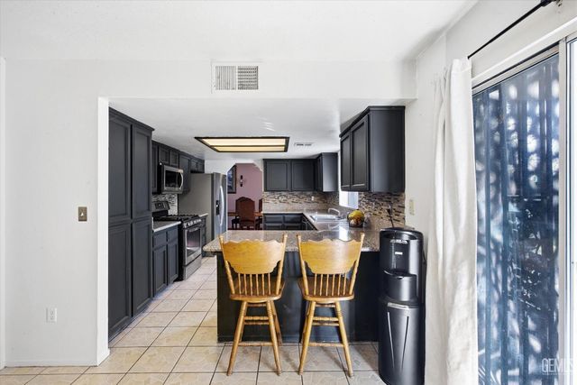 611 Ohanneson Avenue, Shafter, CA 93263