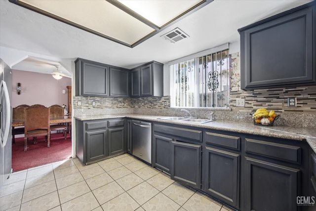 611 Ohanneson Avenue, Shafter, CA 93263