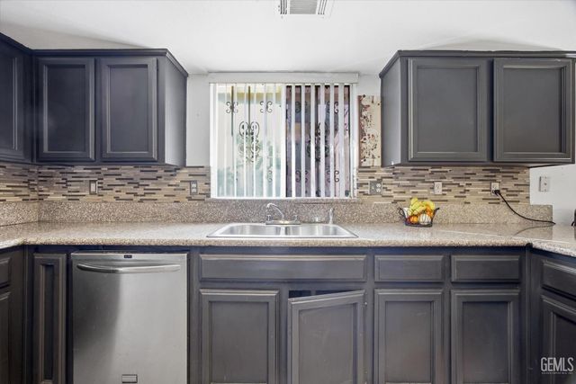 611 Ohanneson Avenue, Shafter, CA 93263