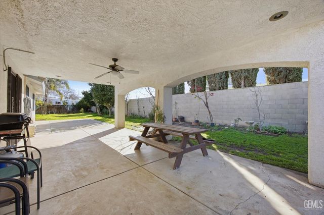 611 Ohanneson Avenue, Shafter, CA 93263